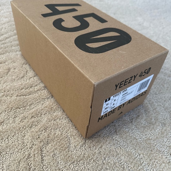 Yeezy 450 size 6.5 never worn in box - Picture 2 of 5